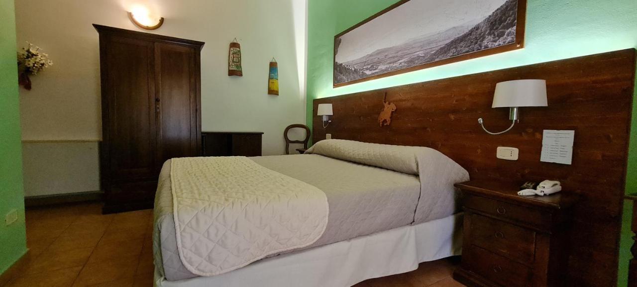 Locanda Mossa Dei Barbari Buriano  Ngoại thất bức ảnh